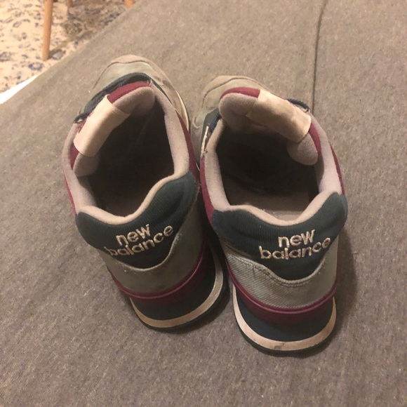 new balance 574 tennis shoes - Picture 3 of 3